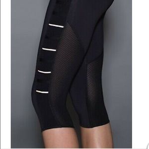 Lululemon Breezy Mesh Panel Reflective Leggings Black size 6